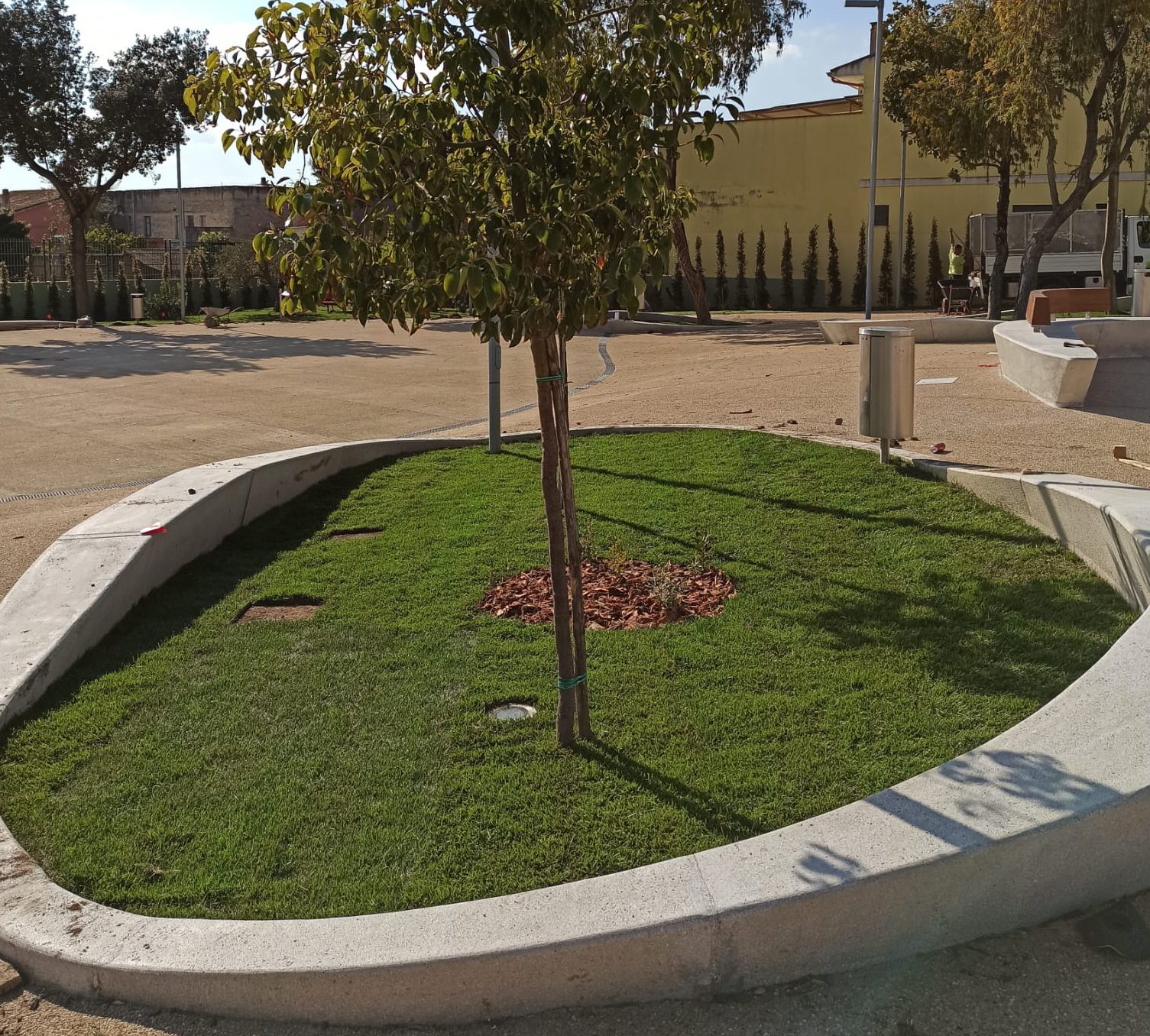 Realizzazione della piazza Gramsci a Serrenti